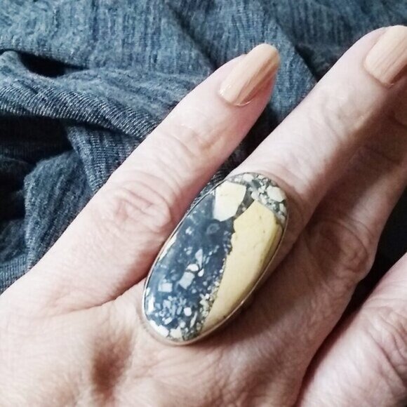 HUGE! Minimalist Maligano Jasper Ring 925 Sz 9.25! Sandy Beige Gray Color Scheme - Picture 2 of 12